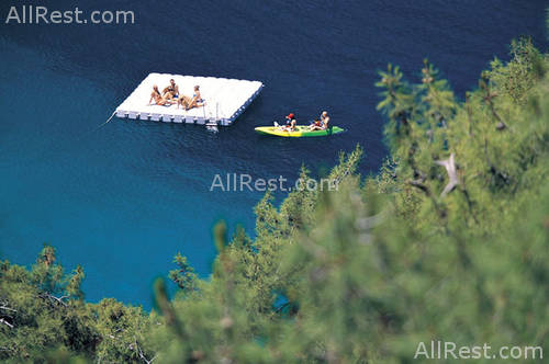 Hillside Beach Club 7